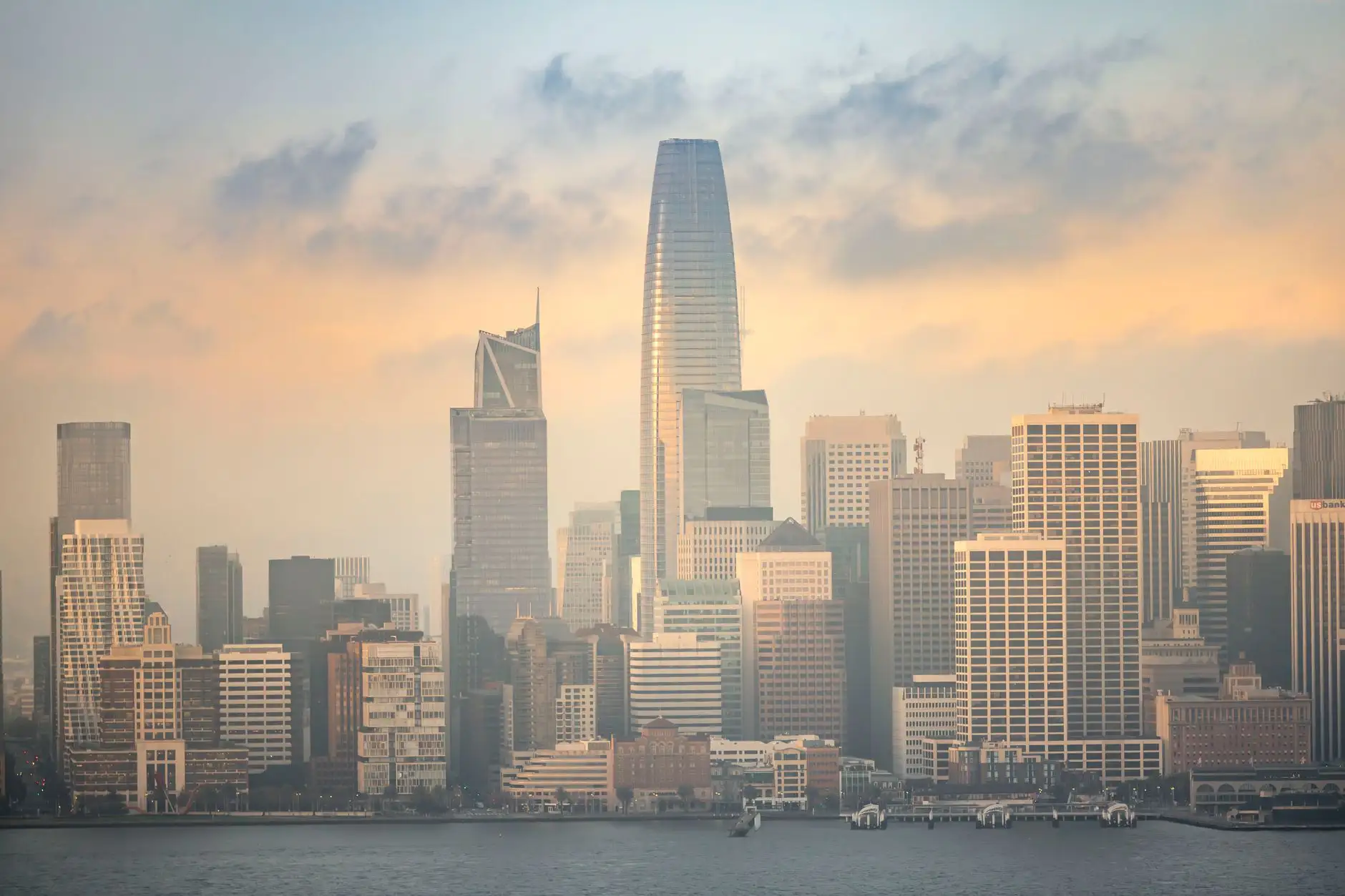 2025年电子元件行业技术发展趋势与应用前景分析